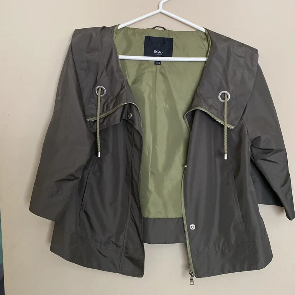 Cropped Jacket - Picture 2 of 4
